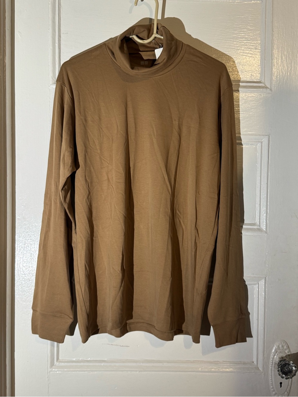 Uniqlo Men's Brown Long-Sleeve Mock Neck Tee